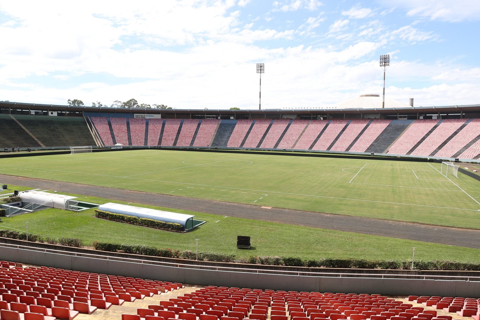 Futel prepara Estádio Parque do Sabiá para jogo entre Tombense e Palmeiras  – Portal da Prefeitura de Uberlândia
