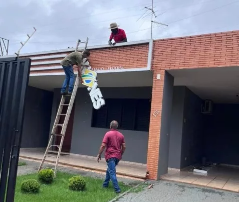 Gabinete do deputado federal André Janones em Ituiutaba foi desativado