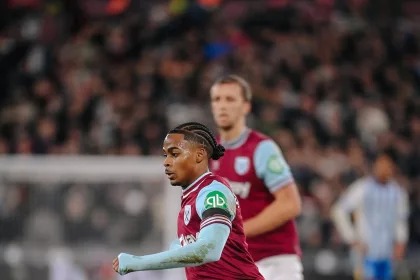 jogadores do West ham em campo