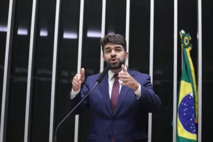 Deputado Zé Victor no plenário da Câmara dos Deputados