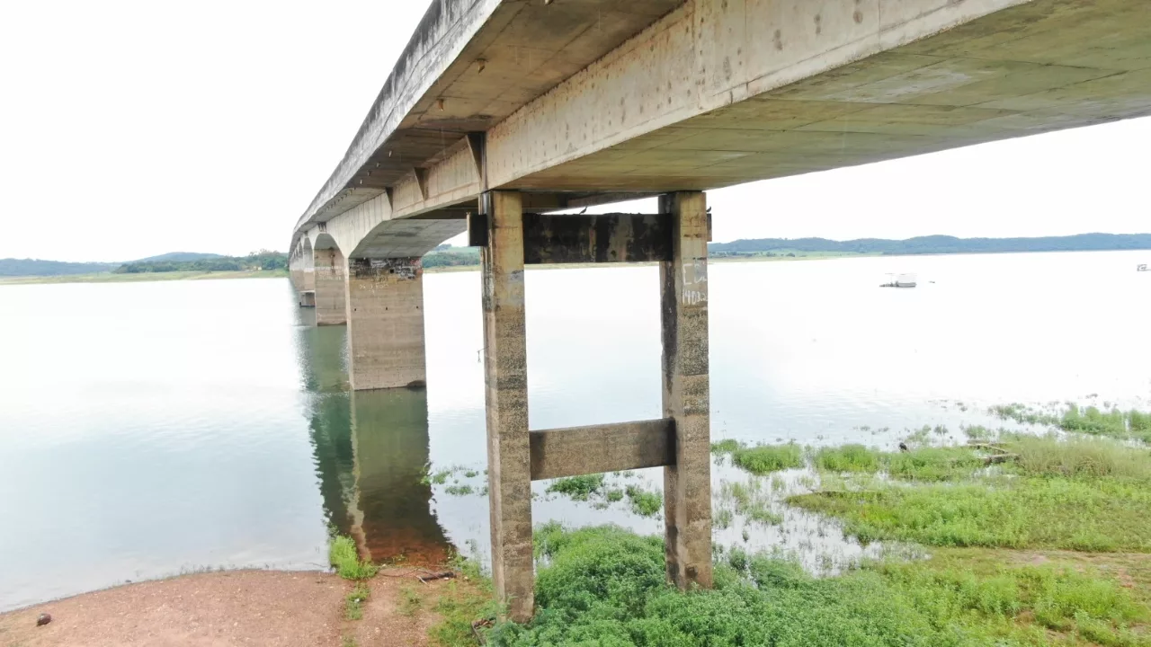 Ponte Quinca Mariano entre Araguari (MG) e Corumbaíba (GO)